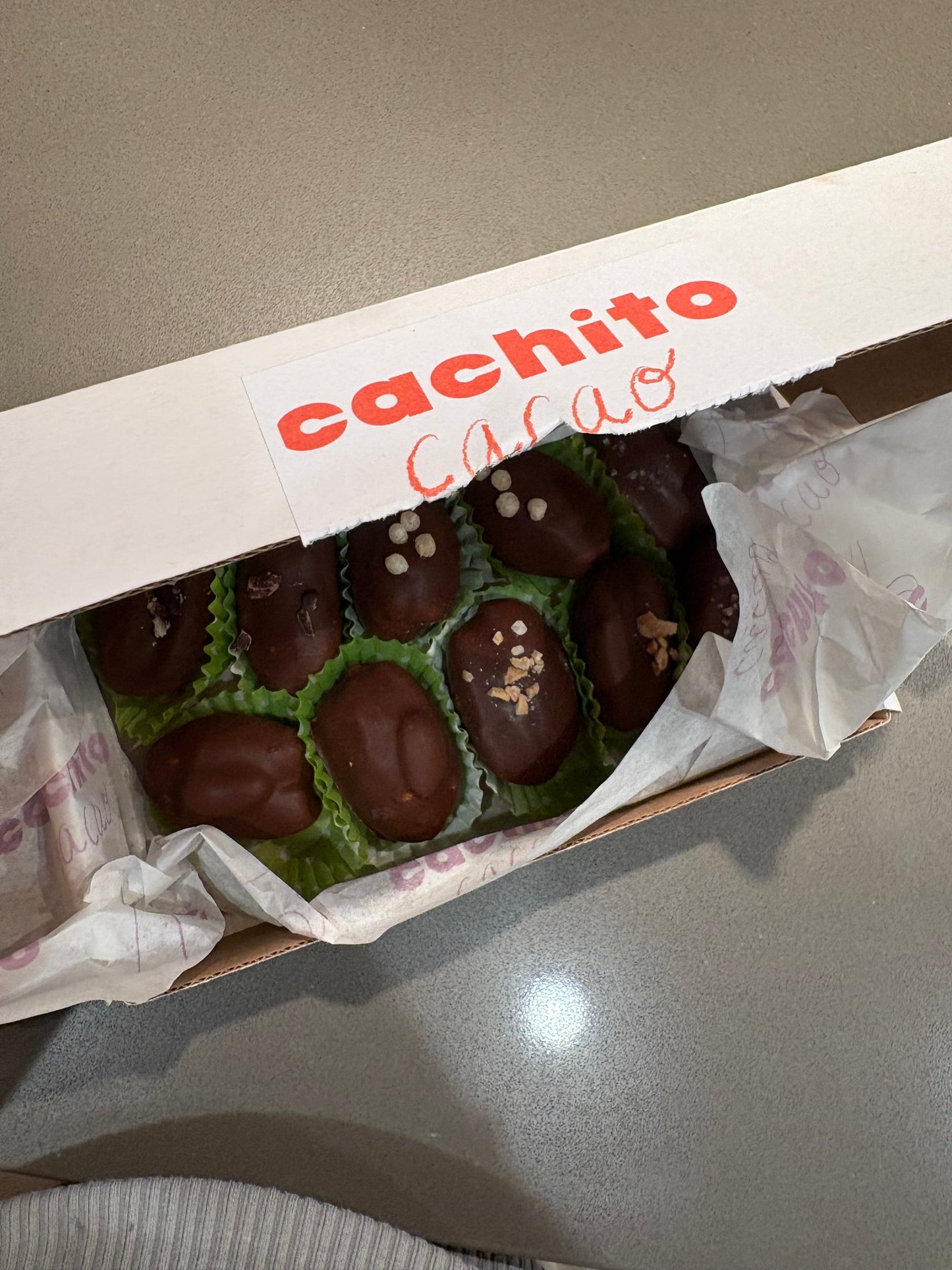 Dátiles con chocolate rellenos de Sarai's