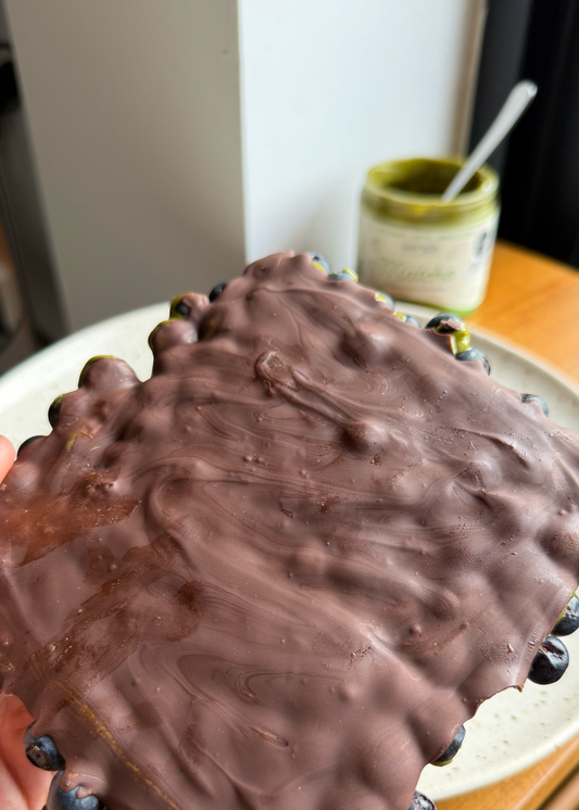 Bark de blueberries con matcha