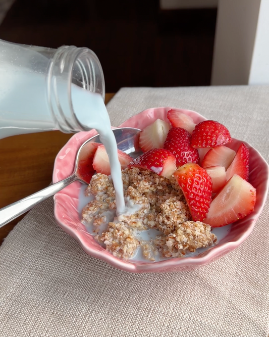 Bowl de granola crunchy con Sarai’s Milk
