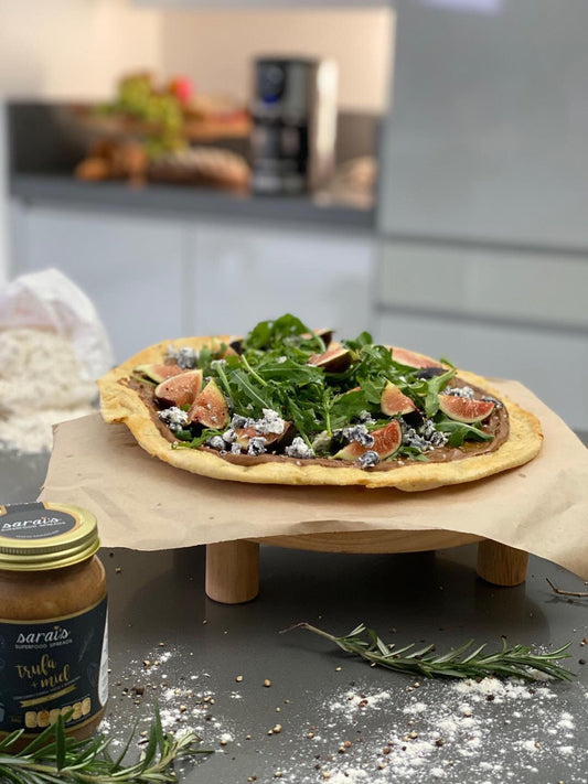 Prepara Pizza con Higos y Trufa by Sarai´s Superfood Spread