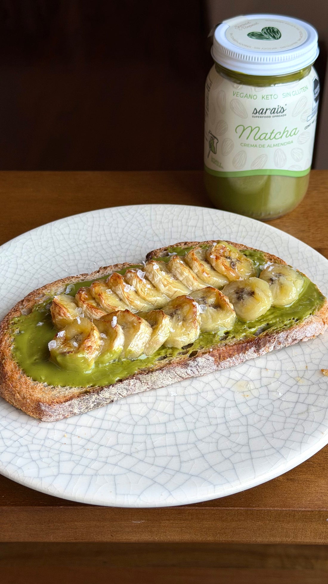 Toast de Plátano Caramelizado con Matcha