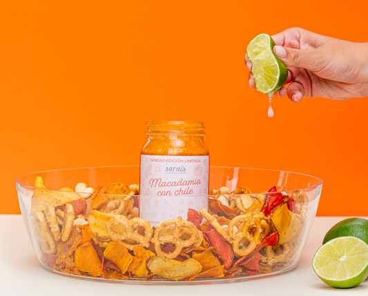 Botana con Sarai’s Macadamia con Chile